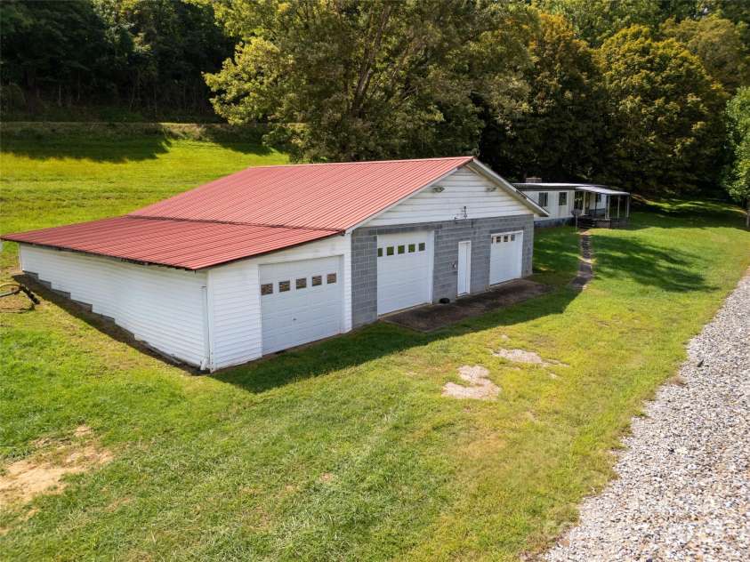 50 Holland Ridge Drive, Candler, NC 28715.  MLS# CAR4312644, YatesRealty ID 828. 