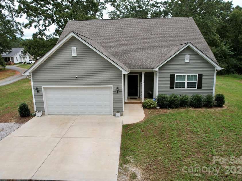 924 Marshville Olive Branch Road, Marshville, NC 28103.  MLS# CAR4179066, YatesRealty ID 828. 