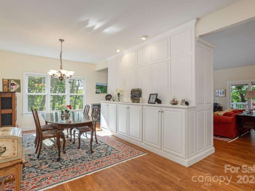 103 IVEY Lane, Flat Rock, NC 28731.  MLS# CAR4159661, YatesRealty ID 8280. 