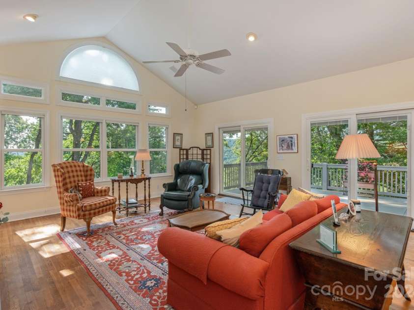 103 IVEY Lane, Flat Rock, NC 28731.  MLS# CAR4159661, YatesRealty ID 8280. 