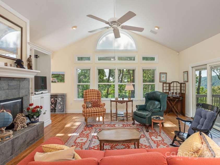 103 IVEY Lane, Flat Rock, NC 28731.  MLS# CAR4159661, YatesRealty ID 8280. 