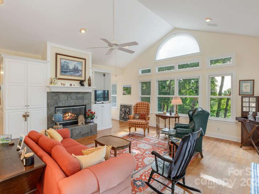 103 IVEY Lane, Flat Rock, NC 28731.  MLS# CAR4159661, YatesRealty ID 8280. 