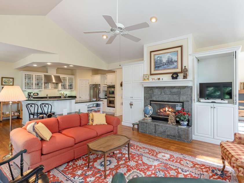 103 IVEY Lane, Flat Rock, NC 28731.  MLS# CAR4159661, YatesRealty ID 8280. 