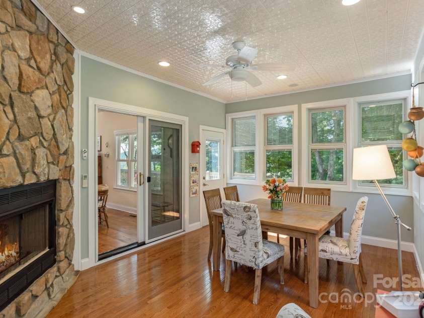 103 IVEY Lane, Flat Rock, NC 28731.  MLS# CAR4159661, YatesRealty ID 8280. 