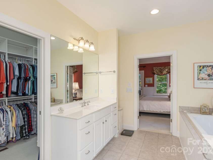 103 IVEY Lane, Flat Rock, NC 28731.  MLS# CAR4159661, YatesRealty ID 8280. 