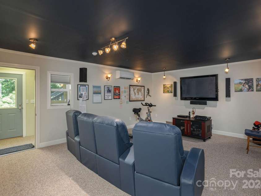 103 IVEY Lane, Flat Rock, NC 28731.  MLS# CAR4159661, YatesRealty ID 8280. 