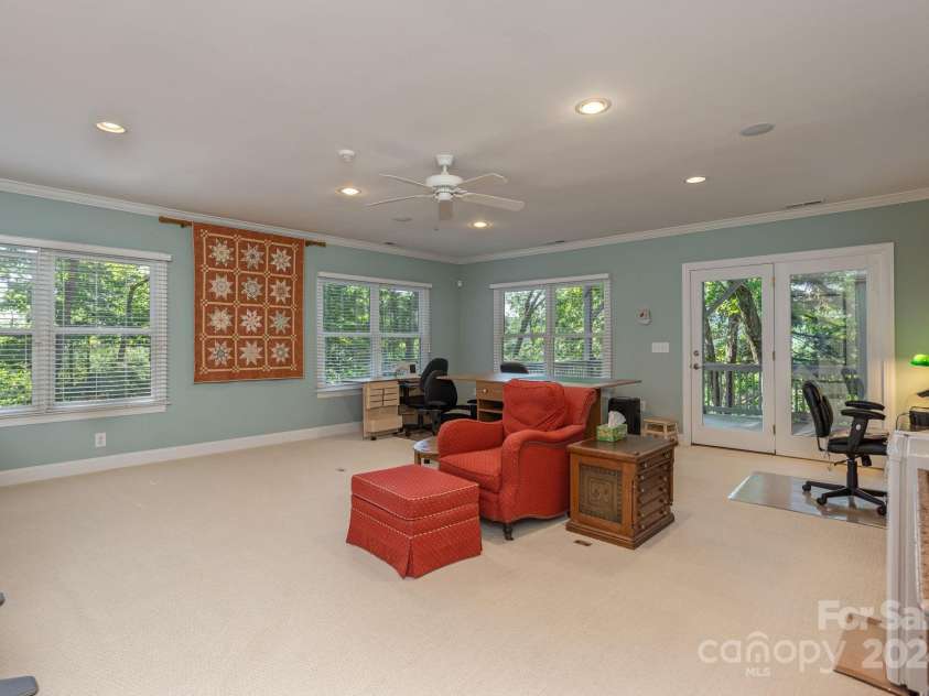 103 IVEY Lane, Flat Rock, NC 28731.  MLS# CAR4159661, YatesRealty ID 8280. 