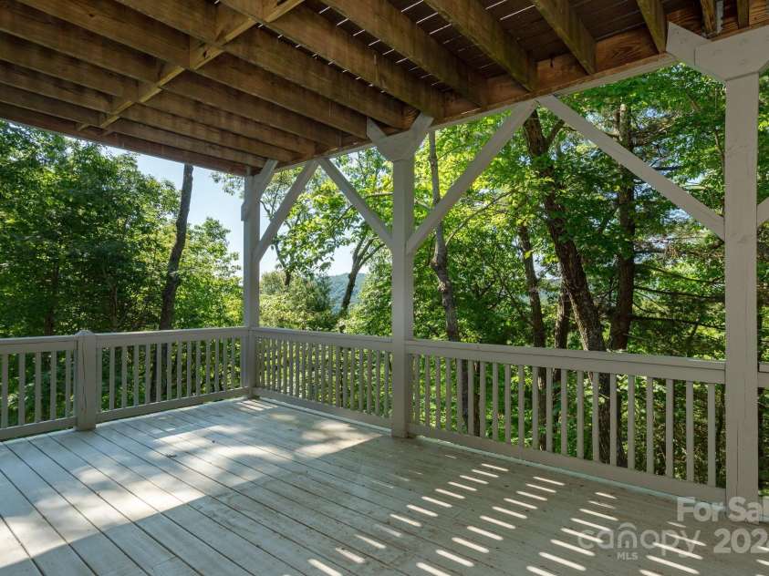 103 IVEY Lane, Flat Rock, NC 28731.  MLS# CAR4159661, YatesRealty ID 8280. 