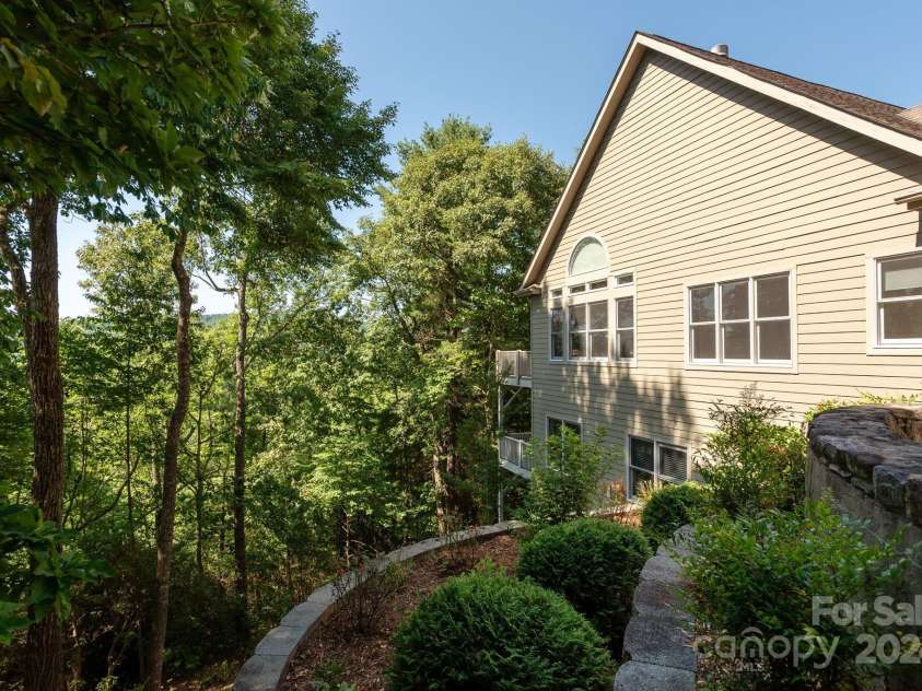 103 IVEY Lane, Flat Rock, NC 28731.  MLS# CAR4159661, YatesRealty ID 8280. 