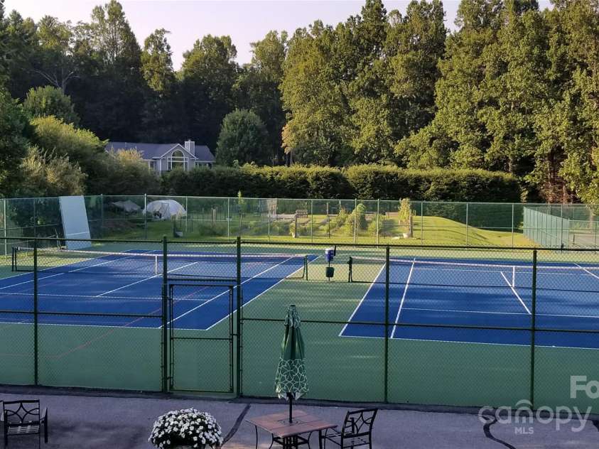 103 IVEY Lane, Flat Rock, NC 28731.  MLS# CAR4159661, YatesRealty ID 8280. 