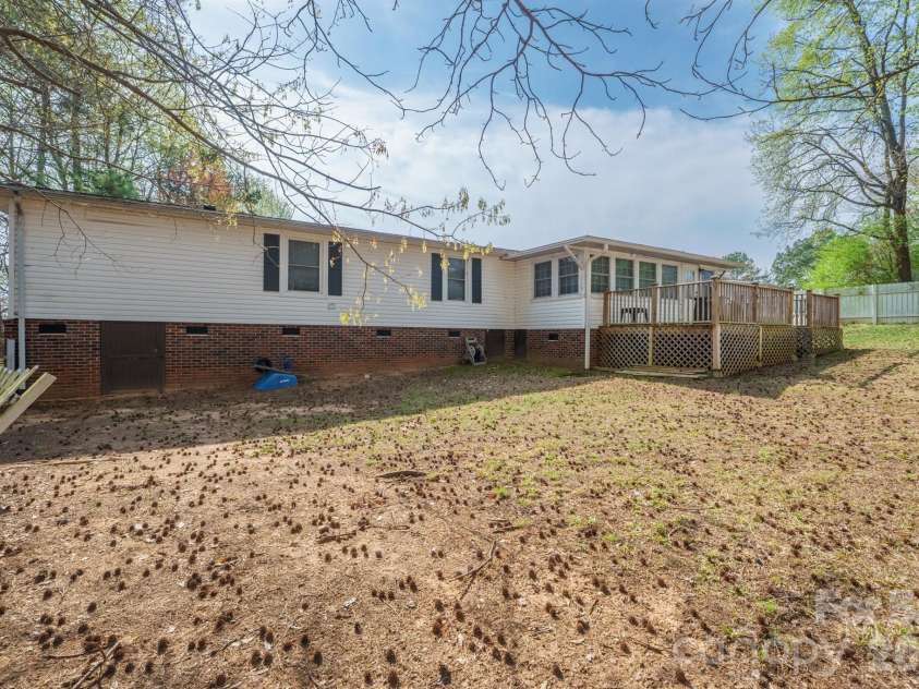 222 Summertree Drive, Troutman, NC 28166.  MLS# CAR4360677, YatesRealty ID 8280. 