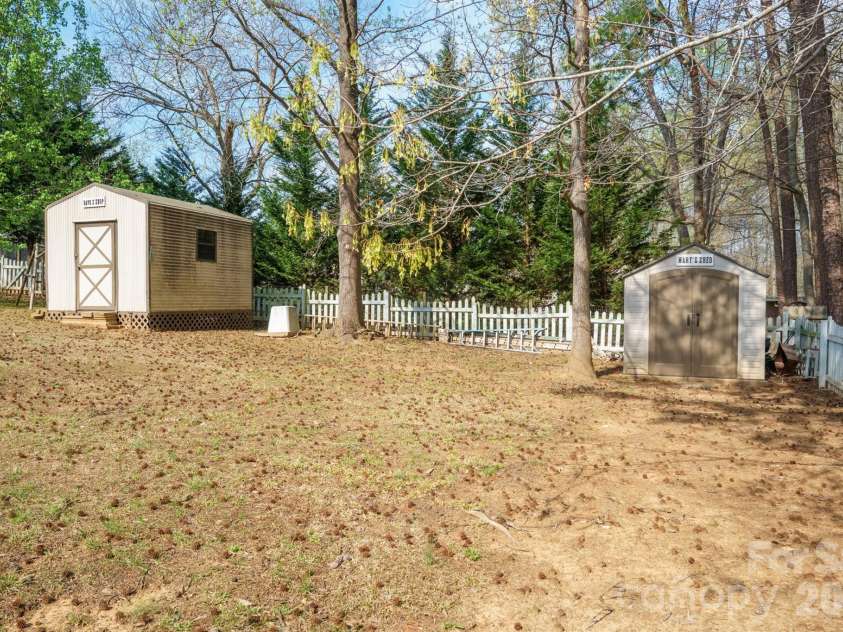 222 Summertree Drive, Troutman, NC 28166.  MLS# CAR4360677, YatesRealty ID 8280. 