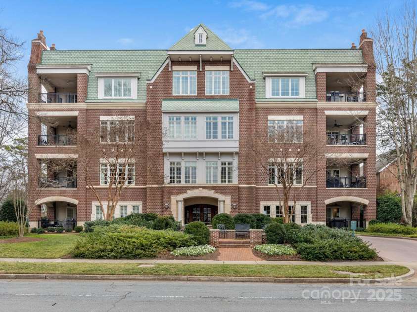 2223 Croydon Road, Charlotte, NC 28207.  MLS# CAR4218044, YatesRealty ID 8281. 2223 Croydon Road