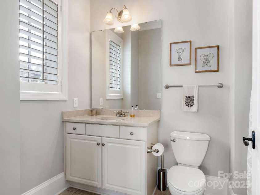 2223 Croydon Road, Charlotte, NC 28207.  MLS# CAR4218044, YatesRealty ID 8281. Full Bath 2