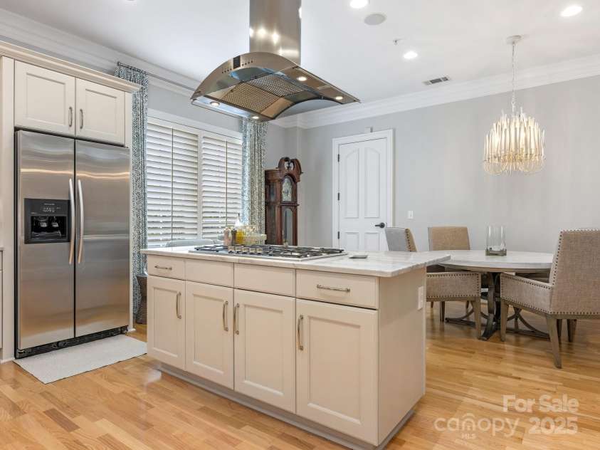 2223 Croydon Road, Charlotte, NC 28207.  MLS# CAR4218044, YatesRealty ID 8281. Kitchen