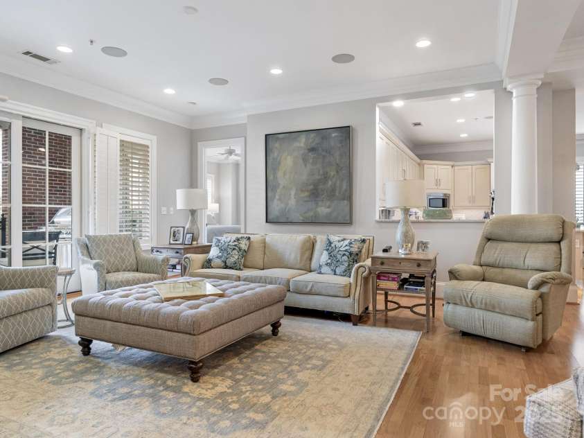 2223 Croydon Road, Charlotte, NC 28207.  MLS# CAR4218044, YatesRealty ID 8281. Living Room