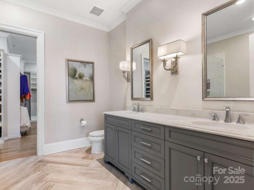 2223 Croydon Road, Charlotte, NC 28207.  MLS# CAR4218044, YatesRealty ID 8281. Primary Bathroom