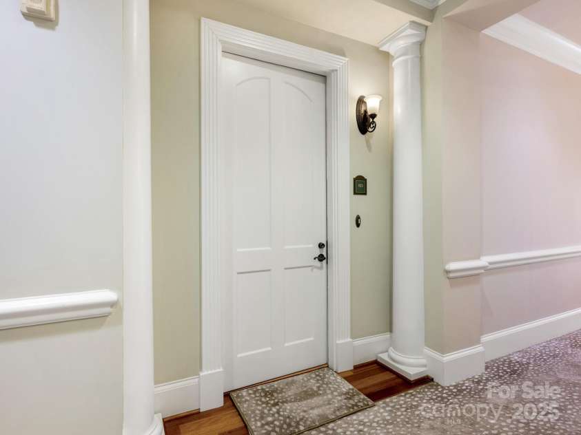 2223 Croydon Road, Charlotte, NC 28207.  MLS# CAR4218044, YatesRealty ID 8281. Unit 103 Entrance