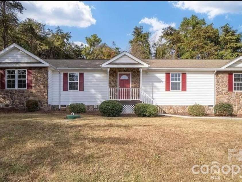 7479 Katherine Drive, Denver, NC 28037.  MLS# CAR4343187, YatesRealty ID 8282. 