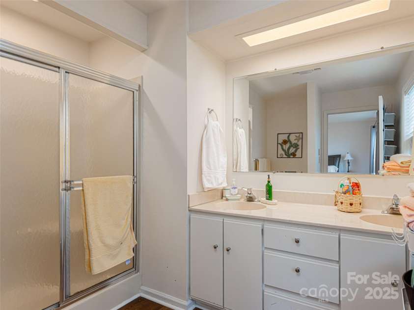 361 Laurel Park Place, Hendersonville, NC 28791.  MLS# CAR4244197, YatesRealty ID 8283. 