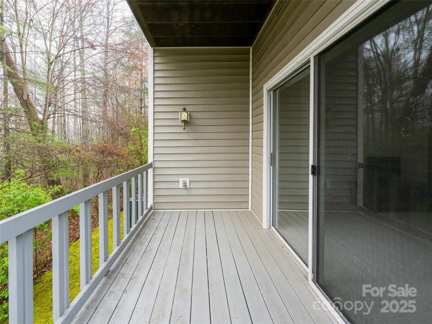 361 Laurel Park Place, Hendersonville, NC 28791.  MLS# CAR4244197, YatesRealty ID 8283. 