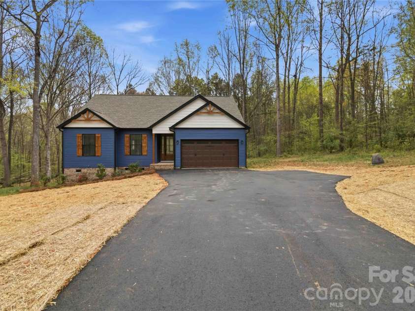 602 Stateline Road, Clover, SC 29710.  MLS# CAR4362827, YatesRealty ID 8283. 