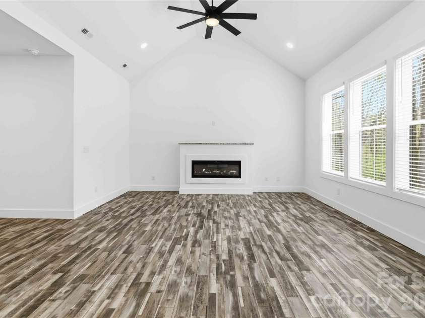 602 Stateline Road, Clover, SC 29710.  MLS# CAR4362827, YatesRealty ID 8283. 