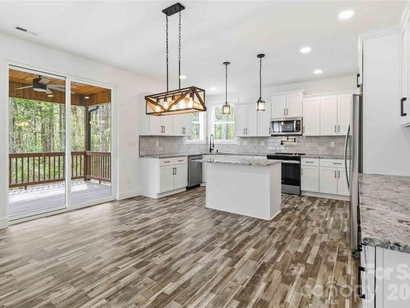 602 Stateline Road, Clover, SC 29710.  MLS# CAR4362827, YatesRealty ID 8283. 