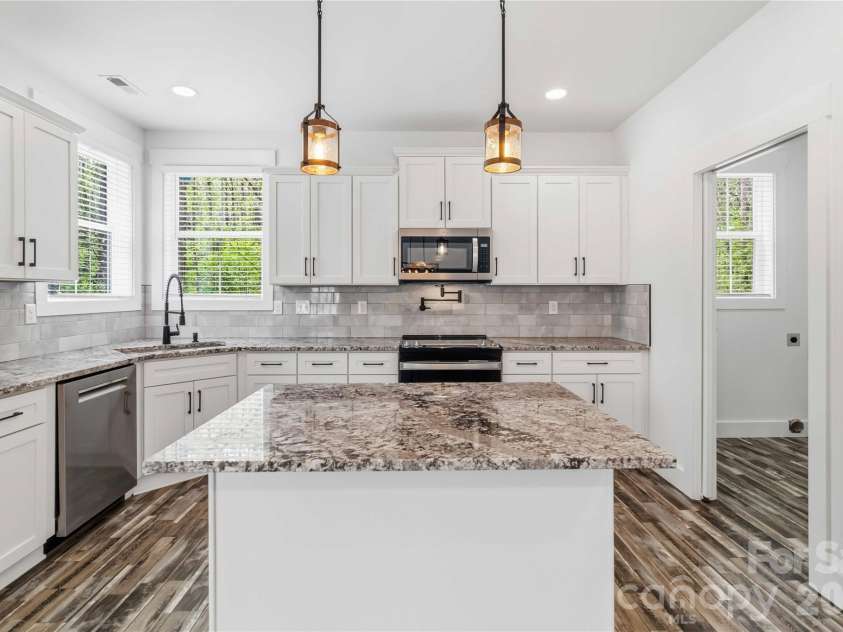 602 Stateline Road, Clover, SC 29710.  MLS# CAR4362827, YatesRealty ID 8283. 