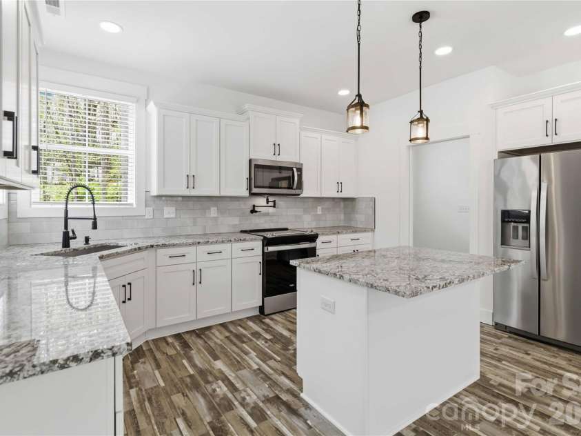 602 Stateline Road, Clover, SC 29710.  MLS# CAR4362827, YatesRealty ID 8283. 