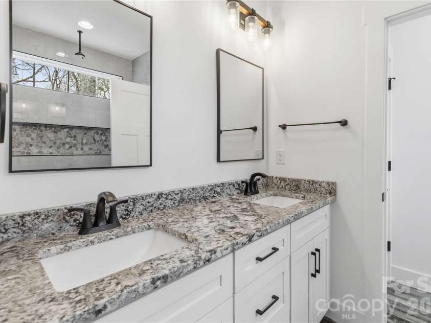 602 Stateline Road, Clover, SC 29710.  MLS# CAR4362827, YatesRealty ID 8283. Ensuite Bathroom