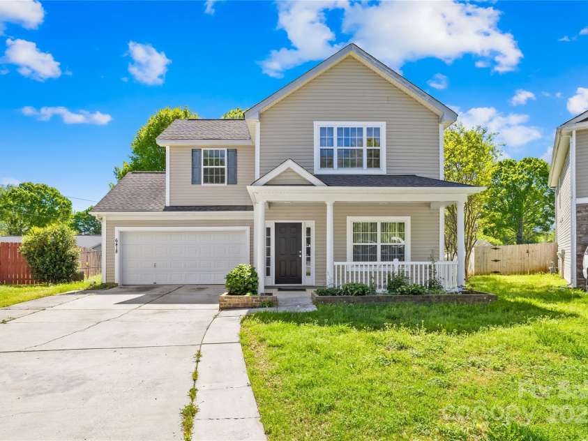 6418 Castlewynd Court, Charlotte, NC 28212.  MLS# CAR4248361, YatesRealty ID 8284. 