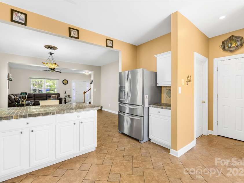 6418 Castlewynd Court, Charlotte, NC 28212.  MLS# CAR4248361, YatesRealty ID 8284. 