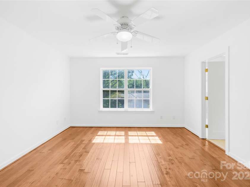 6418 Castlewynd Court, Charlotte, NC 28212.  MLS# CAR4248361, YatesRealty ID 8284. 