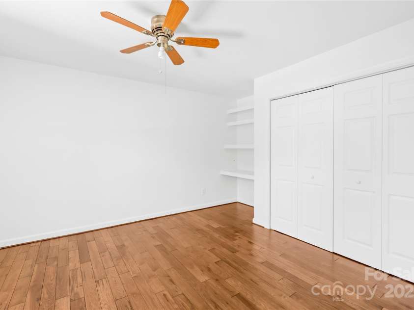 6418 Castlewynd Court, Charlotte, NC 28212.  MLS# CAR4248361, YatesRealty ID 8284. 