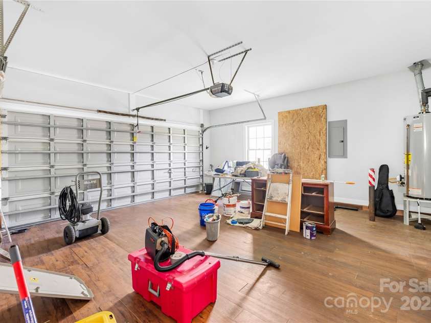 6418 Castlewynd Court, Charlotte, NC 28212.  MLS# CAR4248361, YatesRealty ID 8284. 