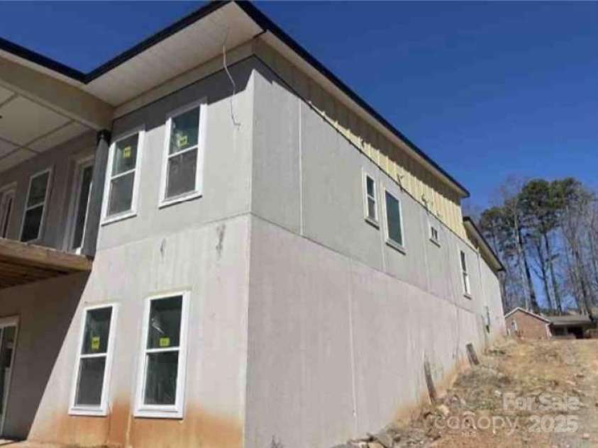 8038 Pawtuckett Road, Charlotte, NC 28214.  MLS# CAR4245833, YatesRealty ID 8285. 
