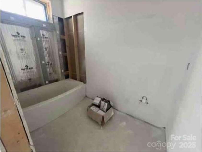 8038 Pawtuckett Road, Charlotte, NC 28214.  MLS# CAR4245833, YatesRealty ID 8285. Bathroom