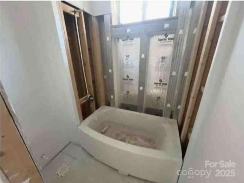 8038 Pawtuckett Road, Charlotte, NC 28214.  MLS# CAR4245833, YatesRealty ID 8285. Bathroom
