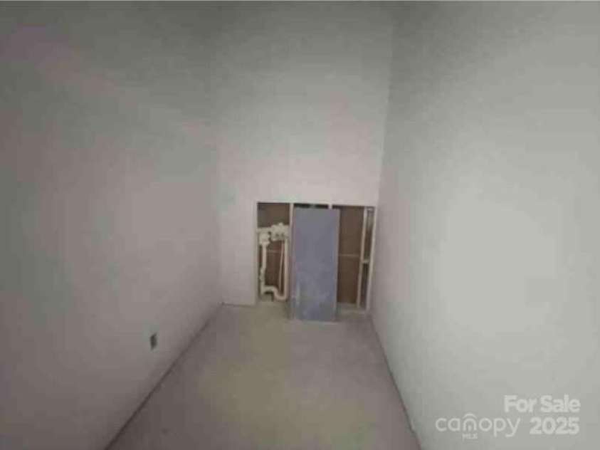 8038 Pawtuckett Road, Charlotte, NC 28214.  MLS# CAR4245833, YatesRealty ID 8285. Laundry