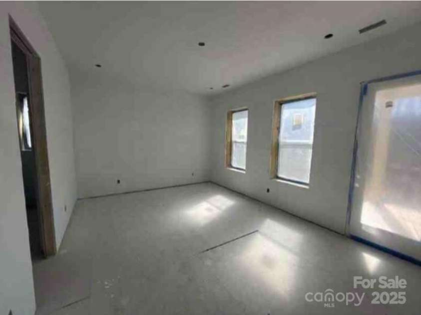 8038 Pawtuckett Road, Charlotte, NC 28214.  MLS# CAR4245833, YatesRealty ID 8285. Primary Bedroom