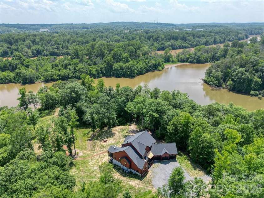 1194 99 Island Road, Blacksburg, SC 29702.  MLS# CAR4363786, YatesRealty ID 8287. 
