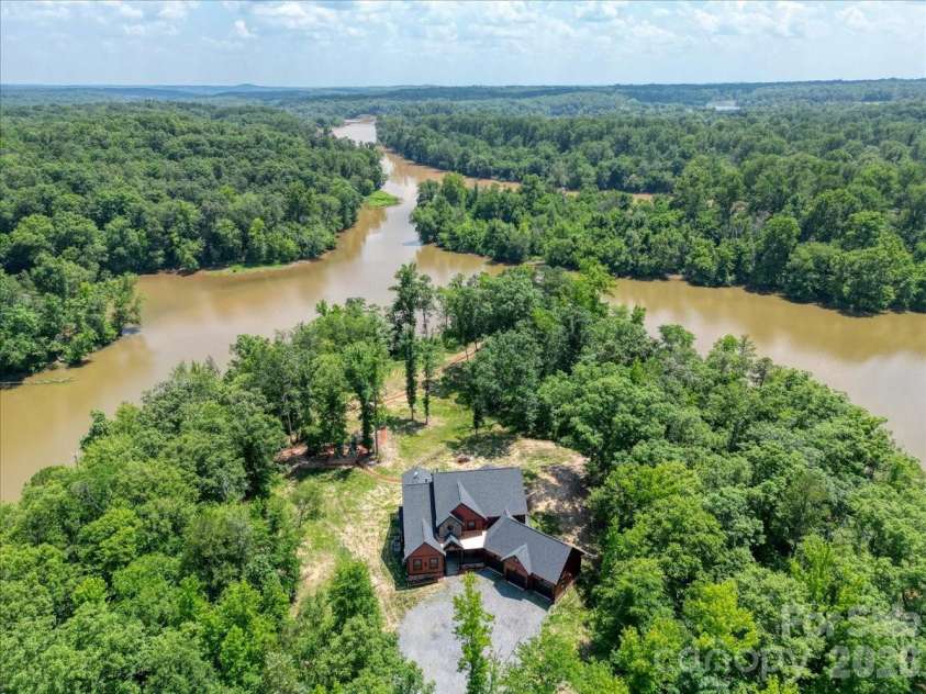 1194 99 Island Road, Blacksburg, SC 29702.  MLS# CAR4363786, YatesRealty ID 8287. 