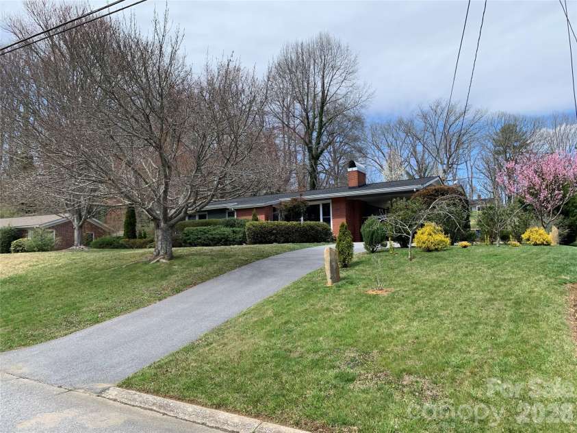 317 Allison Road, Brevard, NC 28712.  MLS# CAR4349460, YatesRealty ID 8288. 
