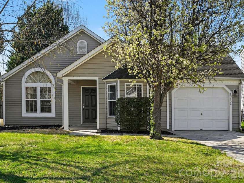 10132 Orchard Grass Court, Charlotte, NC 28278.  MLS# CAR4359207, YatesRealty ID 8289. 