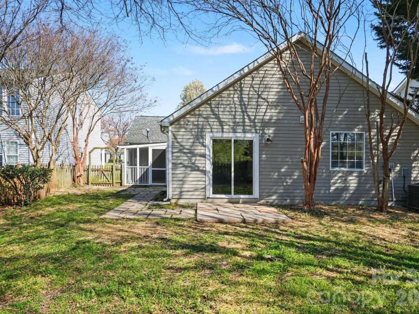 10132 Orchard Grass Court, Charlotte, NC 28278.  MLS# CAR4359207, YatesRealty ID 8289. 