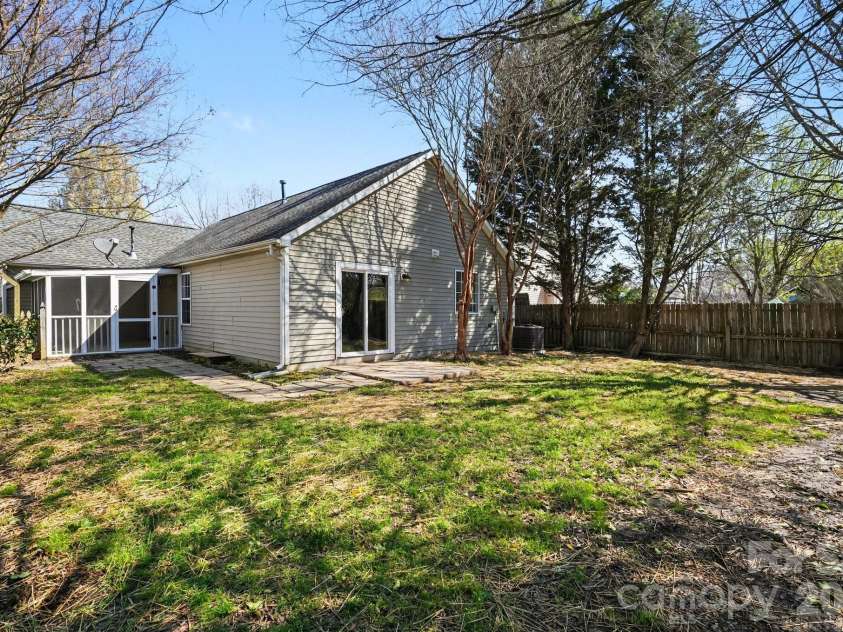 10132 Orchard Grass Court, Charlotte, NC 28278.  MLS# CAR4359207, YatesRealty ID 8289. 