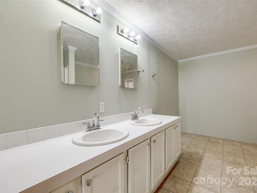 1060 Sierra Road, York, SC 29745.  MLS# CAR4245532, YatesRealty ID 8289. 