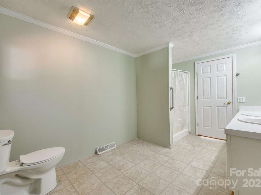 1060 Sierra Road, York, SC 29745.  MLS# CAR4245532, YatesRealty ID 8289. 