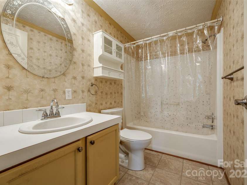 1060 Sierra Road, York, SC 29745.  MLS# CAR4245532, YatesRealty ID 8289. 